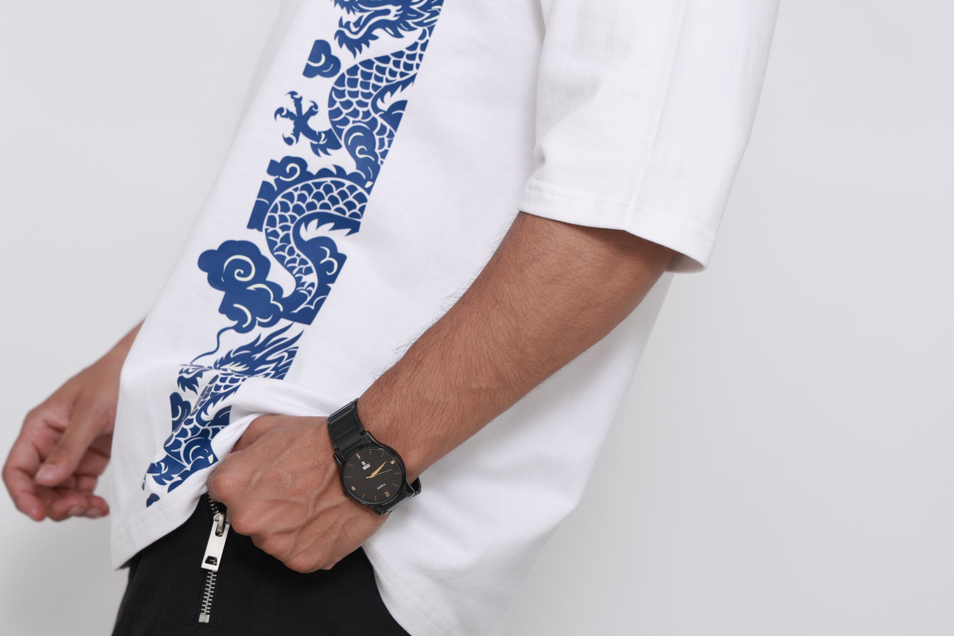 Close-up of Dragon Flow monochrome oversized t-shirt – premium cotton minimal dragon graphic