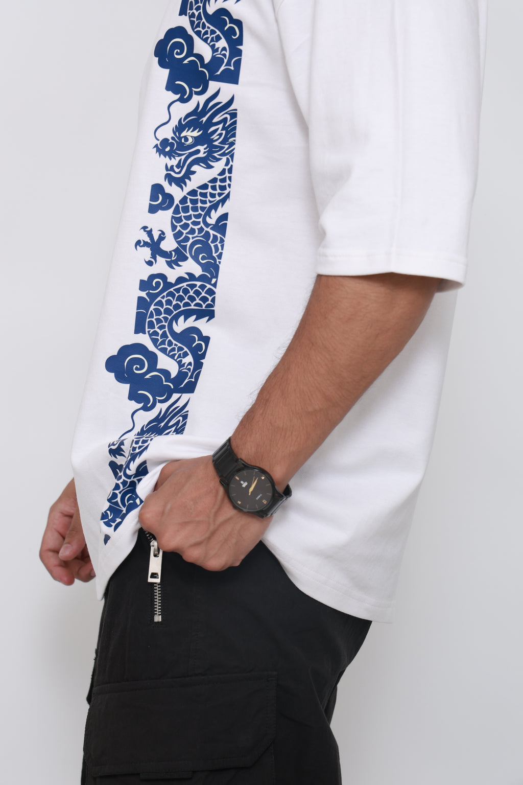 Front view of Dragon Flow oversized t-shirt – minimal monochrome streetwear design by VildLife
