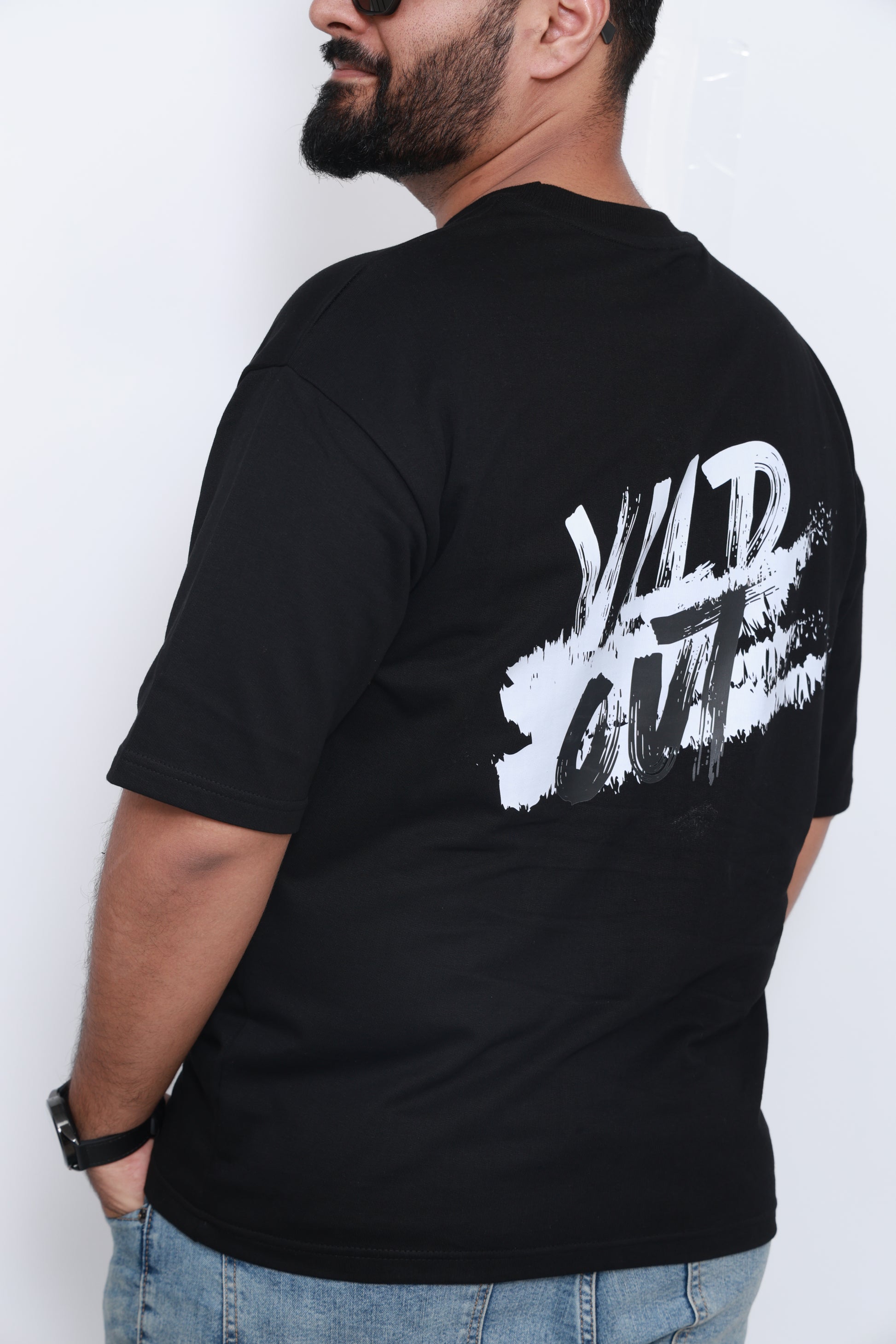 Echoes of Rebellion “Don’t Fit In” oversized T-shirt back design – rebellious urban streetwear fashion